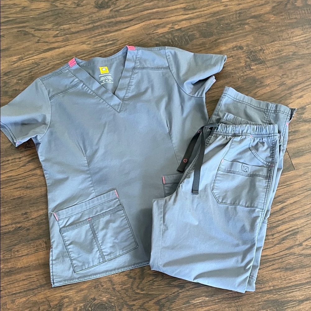 WonderWink Women's Scrub Set in Slate Gray with Pink Accents Size M